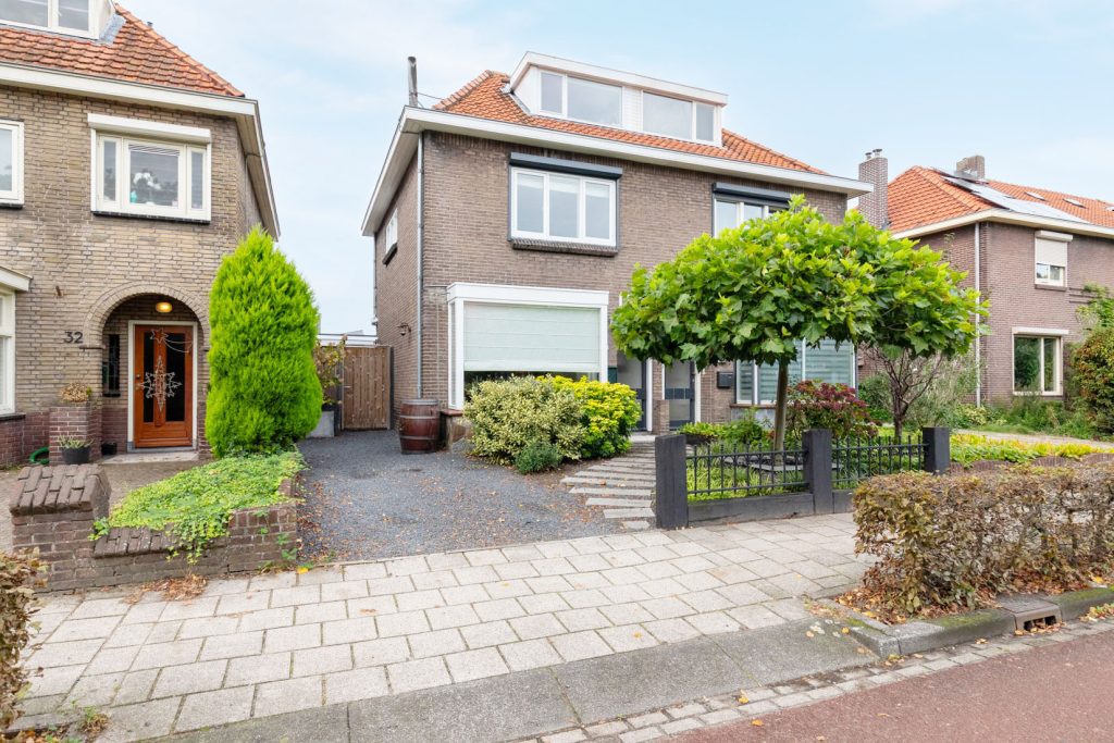 Woning te koop: Burgemeester Smeelelaan 30 Waalwijk - Allround Makelaardij